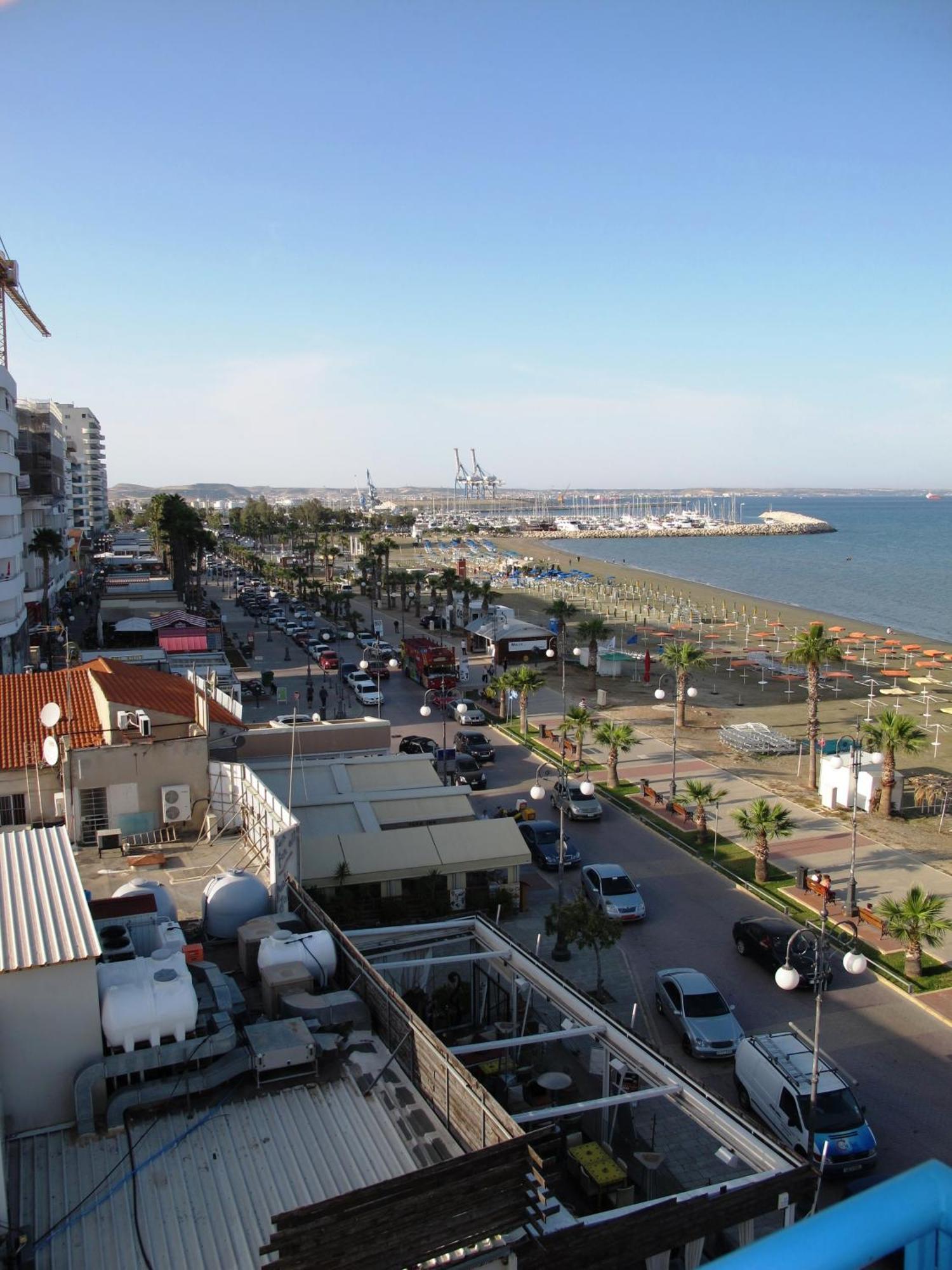 Zodiac Hotel Apartments Larnaca Extérieur photo