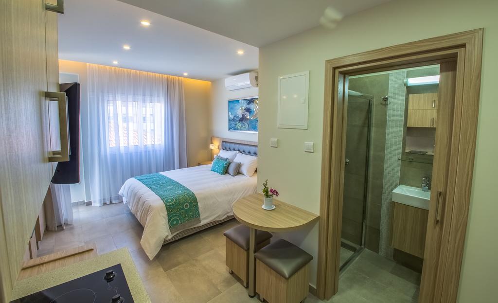 Zodiac Hotel Apartments Larnaca Extérieur photo